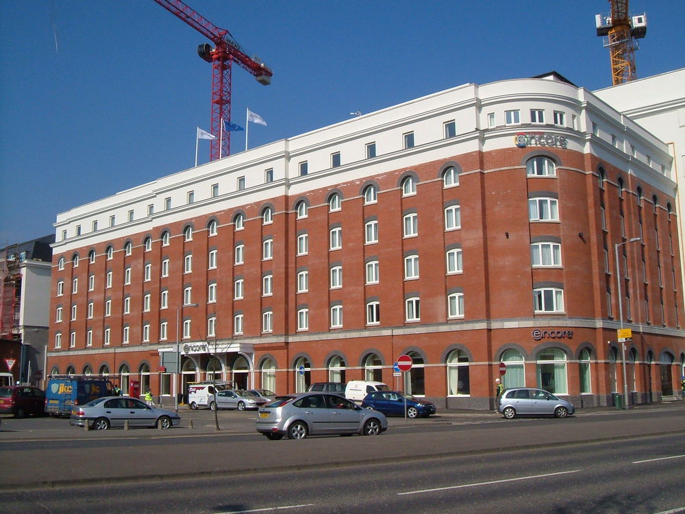 Ramada By Wyndham Belfast Hotel Exterior foto